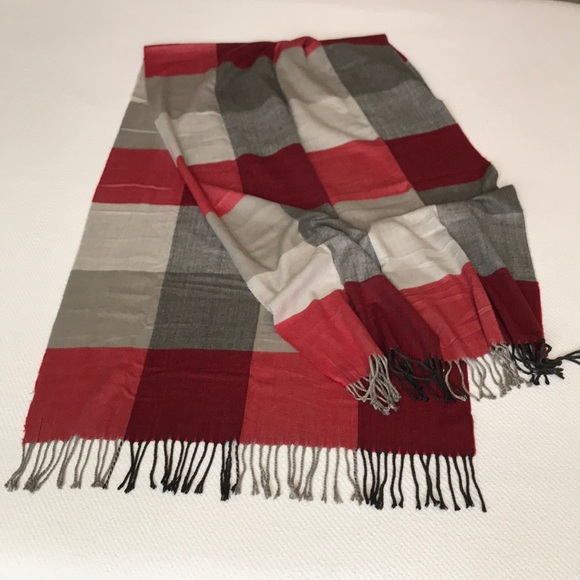 GAP Plaid Red, Gray, Beige Scarf/Wrap - Picture 4 of 4